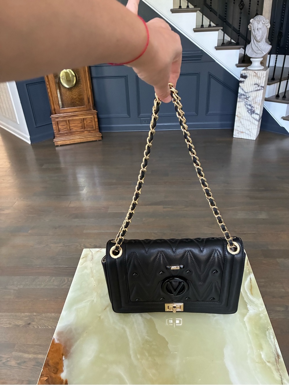 🖤Valentino by Mario Valentino Quilted Black Shoulder Bag Purse Gold Chain V Logo